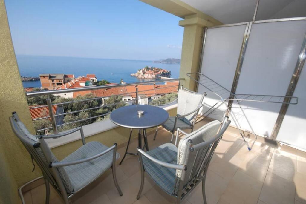 Bmv Room 2 With East Island View Свети Стефан Екстериор снимка